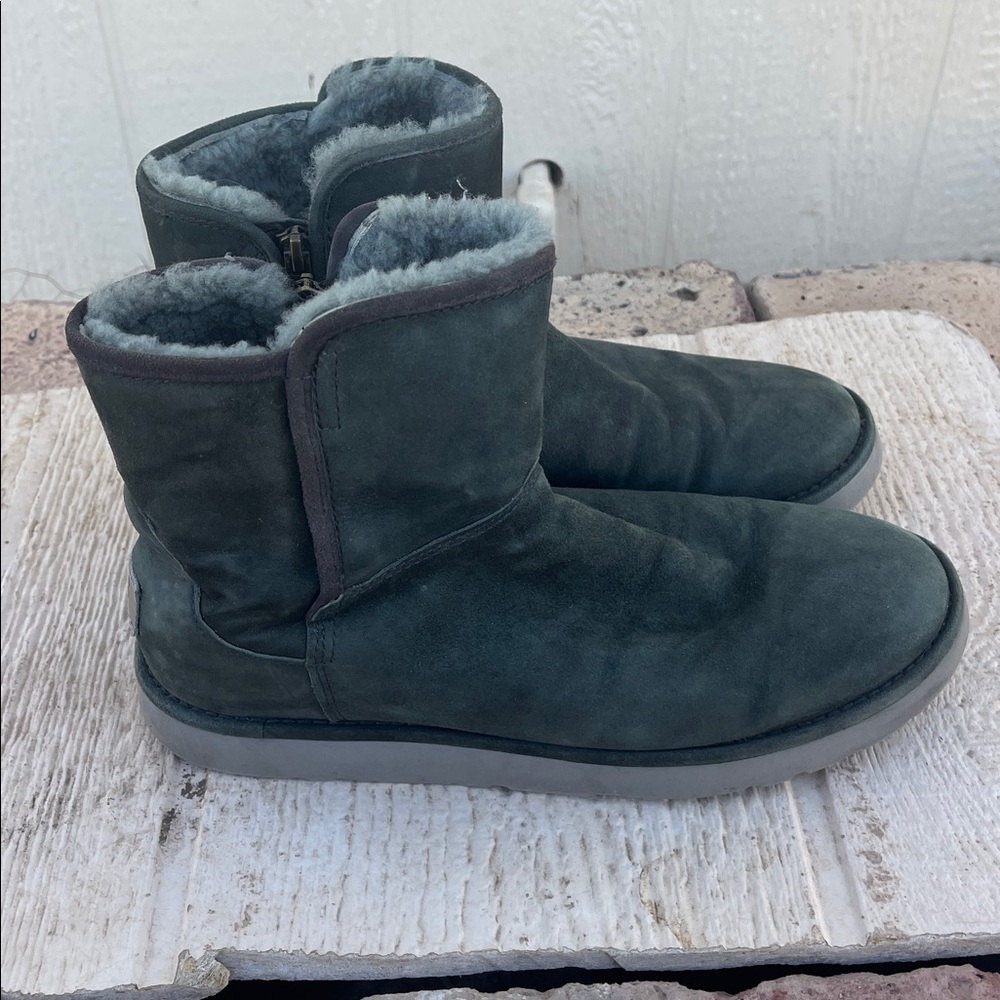 UGG Classic Mini Abree Suede Boots – Grigio (Slate Grey/Green-Grey)  9